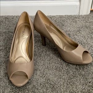 Bandolino Nude Peep Toe